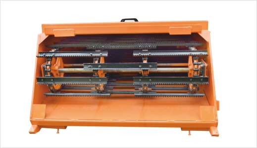 Heavy duty feeder with 4 chain & 60 feeder strips